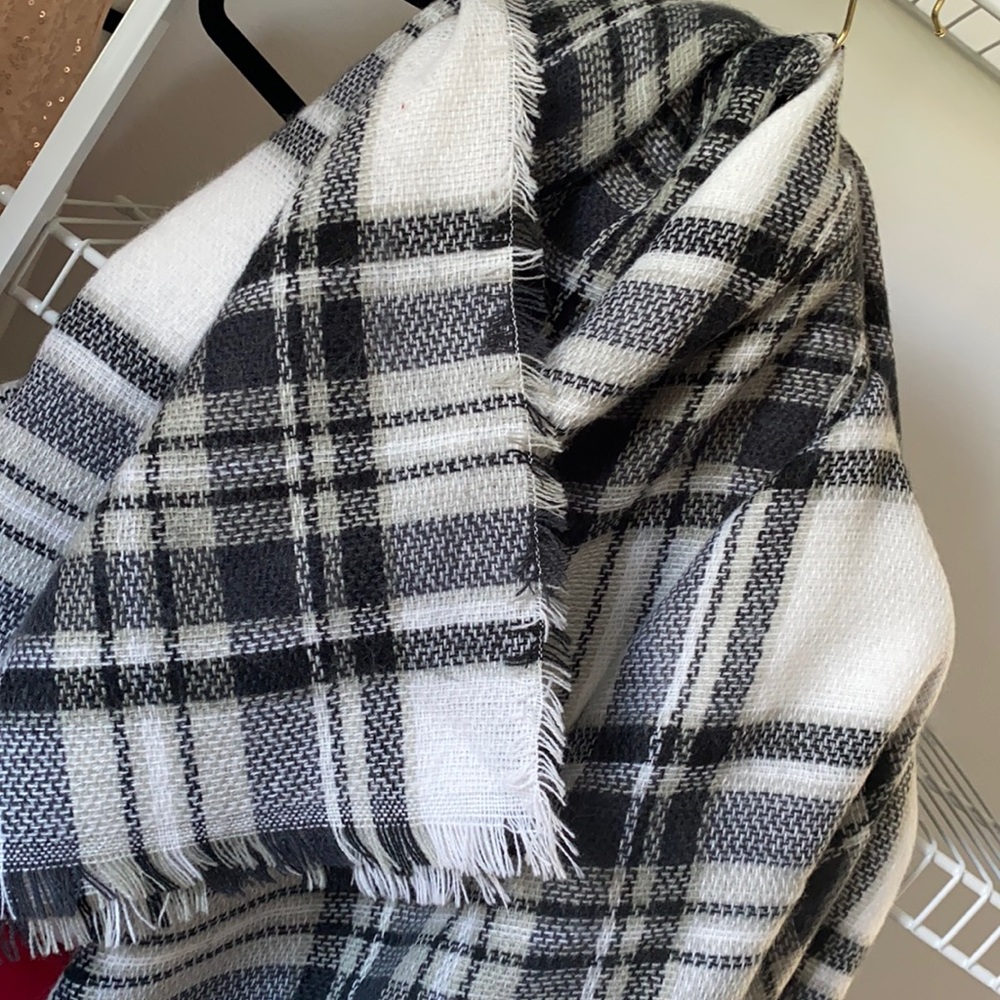 Victoria’s Secret Blanket Scarf